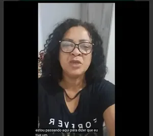 Depoimento em vídeo de uma aluna